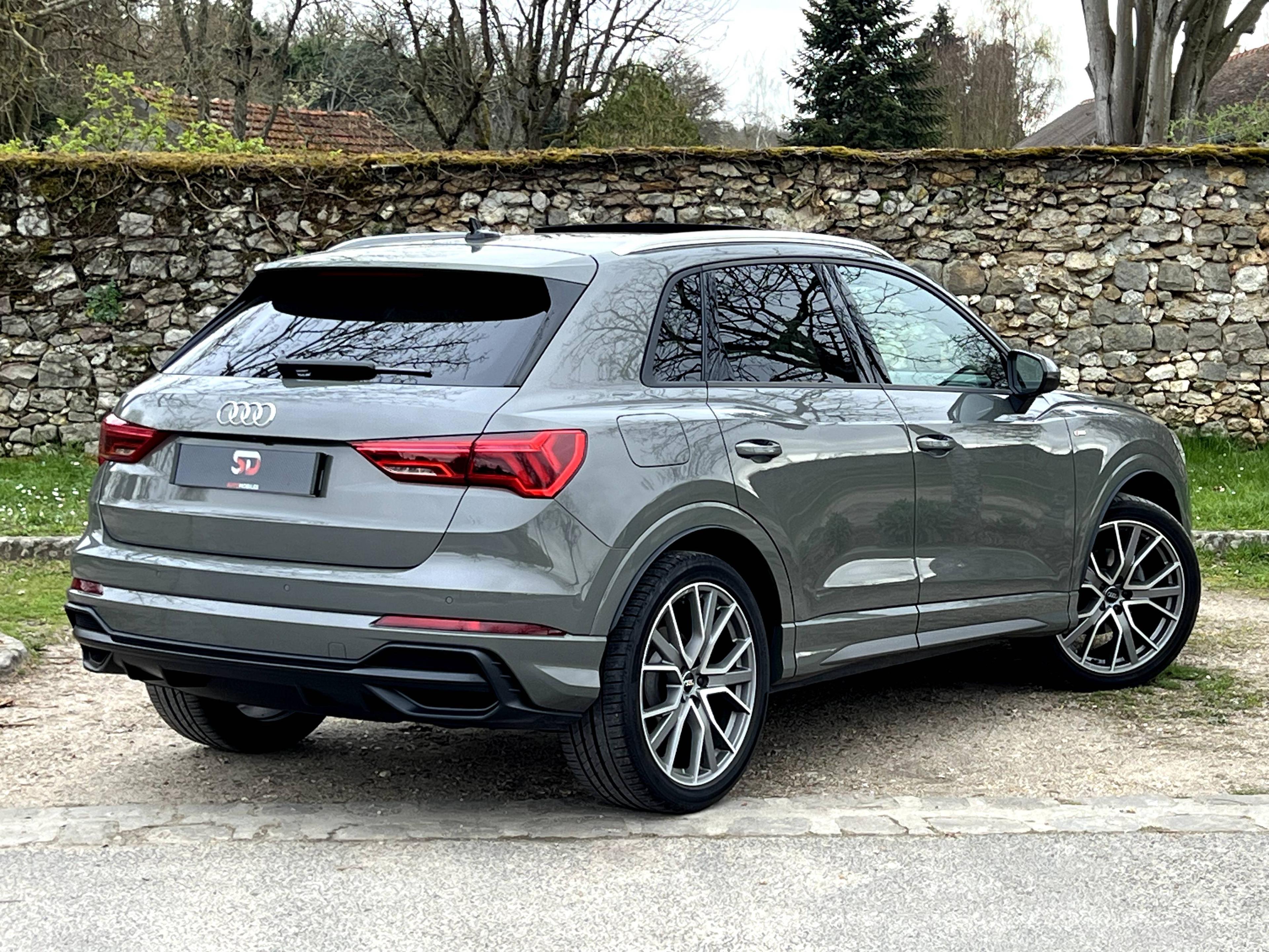 AUDI AUDI Q3