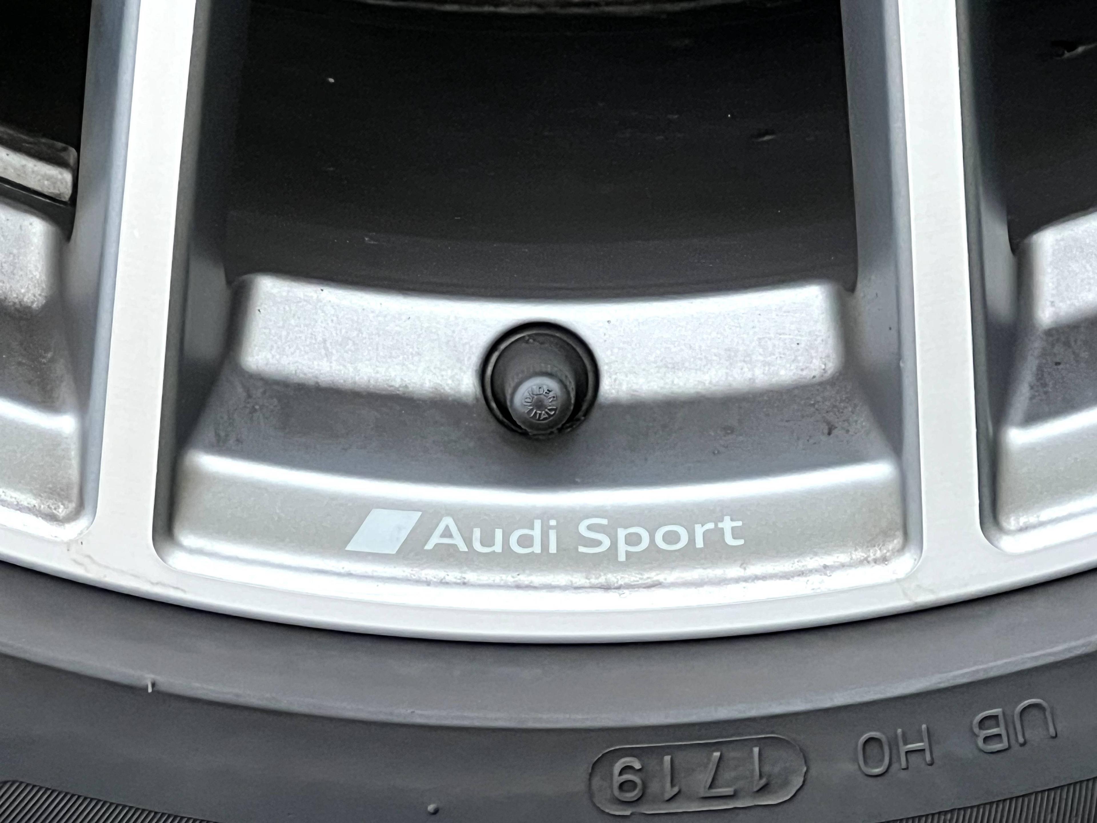 AUDI AUDI Q3