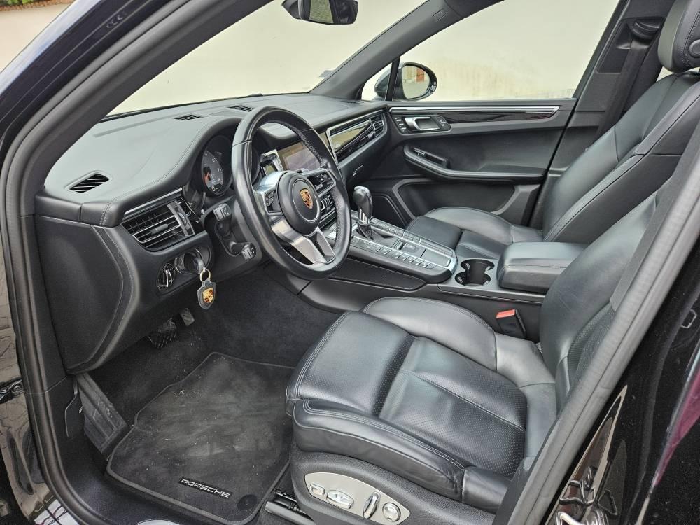 PORSCHE PORSCHE MACAN